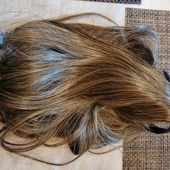 Insert name here ponytail BRIT espresso - Picture 4 of 6